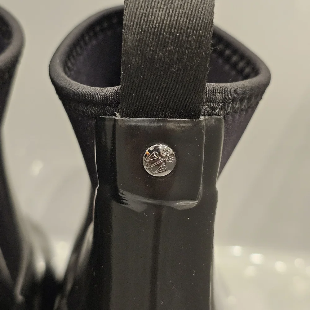 [NEW] HUNTER Black Glossy classic ankle rainboot NWOT